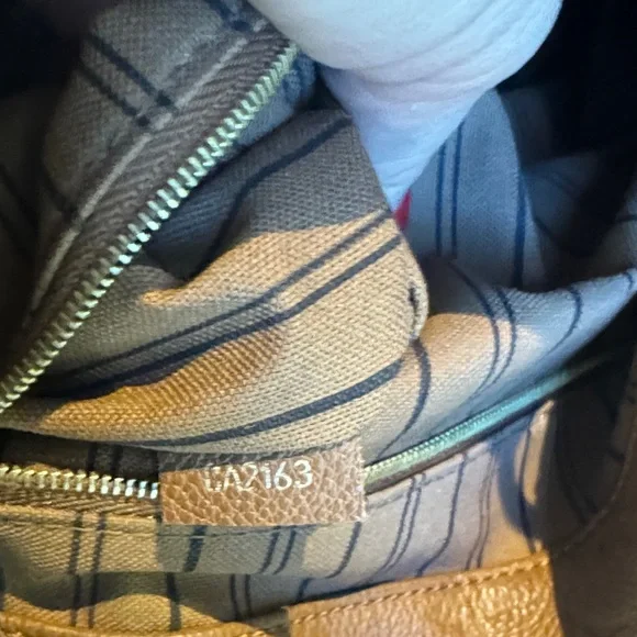 Louis Vuitton Artsy MM monogram empreinte - Picture 10 of 11